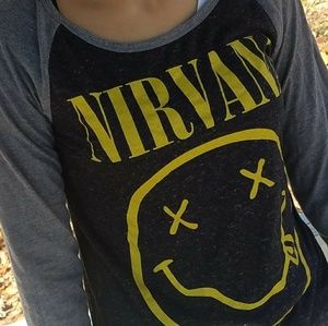 Nirvana long sleeve 💛🤘🏽